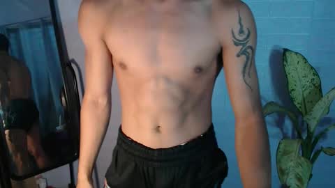 pinoy_palautogxxx online show from April 16, 2026, 9:39 pm