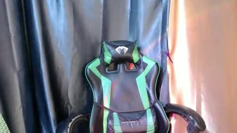 Snapshot of pinoy_shyboy69 chatting on May 4, 2026, 8:32 am pinoy_shyboy69 online show from May 4, 2026, 8:32 am