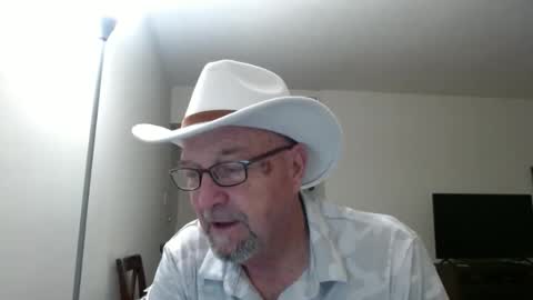 Snapshot of pipewizard chatting on January 11, 2025, 11:35 pm pipewizard online show from January 11, 2025, 11:35 pm