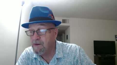 Snapshot of pipewizard chatting on January 14, 2025, 11:37 pm pipewizard online show from January 14, 2025, 11:37 pm