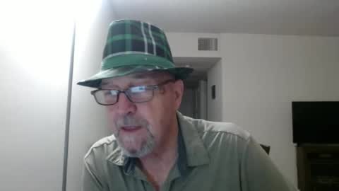 Snapshot of pipewizard chatting on February 16, 2025, 11:37 pm pipewizard online show from February 16, 2025, 11:37 pm