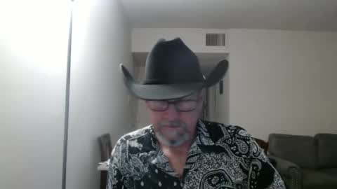 Snapshot of pipewizard chatting on October 9, 2025, 11:25 pm pipewizard online show from October 9, 2025, 11:25 pm
