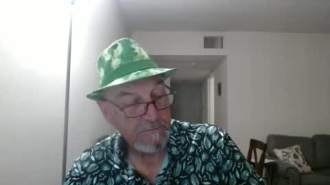 Snapshot of pipewizard chatting on October 14, 2025, 11:27 pm pipewizard online show from October 14, 2025, 11:27 pm