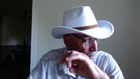 Snapshot of pipewizard chatting on May 7, 2026, 10:48 pm pipewizard online show from May 7, 2026, 10:48 pm