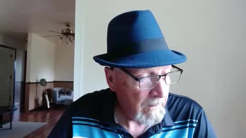 Snapshot of pipewizard chatting on May 10, 2026, 10:26 pm pipewizard online show from May 10, 2026, 10:26 pm
