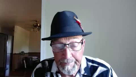 Snapshot of pipewizard chatting on May 17, 2026, 10:06 pm pipewizard online show from May 17, 2026, 10:06 pm