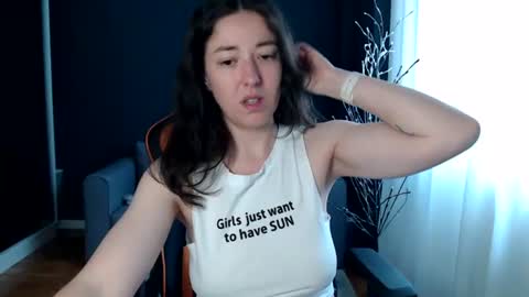 piscesgirl06 online show from June 12, 2026, 4:22 am