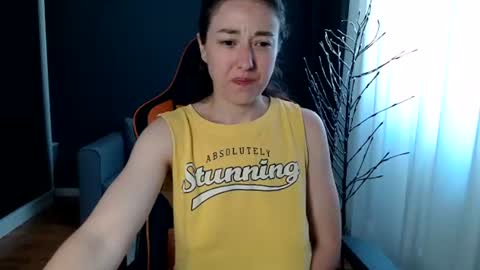 piscesgirl06 online show from June 24, 2026, 3:49 am
