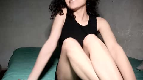 Snapshot of piscis_dreams chatting on December 25, 2024, 7:14 am PiscisDreams online show from December 25, 2024, 7:14 am