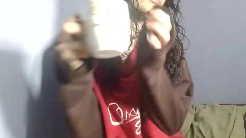 Snapshot of piscis_dreams chatting on March 10, 2025, 11:32 am PiscisDreams online show from March 10, 2025, 11:32 am