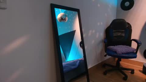 Dani online show from December 16, 2025, 2:27 am