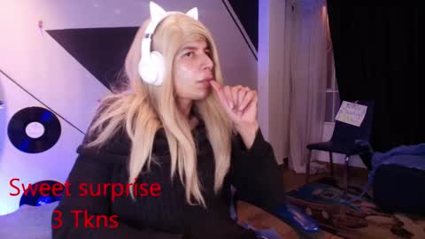 Dani online show from December 19, 2025, 3:46 am