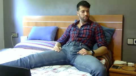 pitruki00 online show from April 17, 2026, 8:06 am