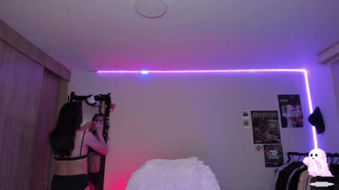 pixie online show from December 4, 2024, 2:53 am