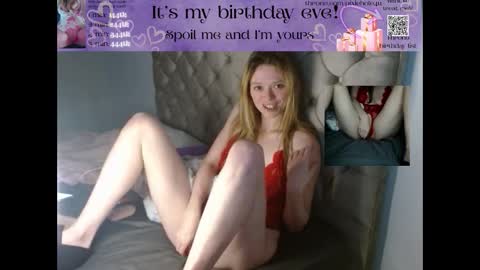 Snapshot of pixiehole4u chatting on December 1, 2025, 2:11 pm pixiehole4u online show from December 1, 2025, 2:11 pm