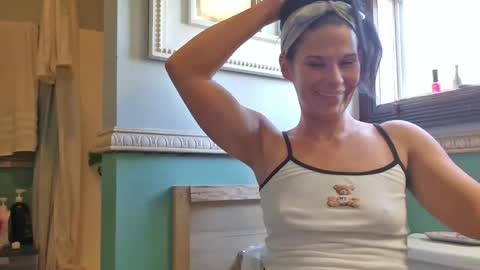 Snapshot of pixieluxxx chatting on April 10, 2026, 1:16 pm PixieLuxXx online show from April 10, 2026, 1:16 pm