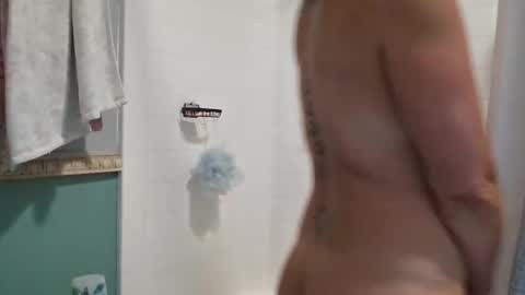 Snapshot of pixieluxxx chatting on April 24, 2026, 1:08 am PixieLuxXx online show from April 24, 2026, 1:08 am