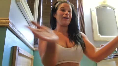 Snapshot of pixieluxxx chatting on April 28, 2026, 2:11 pm PixieLuxXx online show from April 28, 2026, 2:11 pm