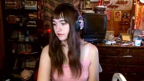 Izzy online show from September 12, 2025, 3:12 pm