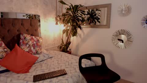 cris online show from January 27, 2025, 11:11 am