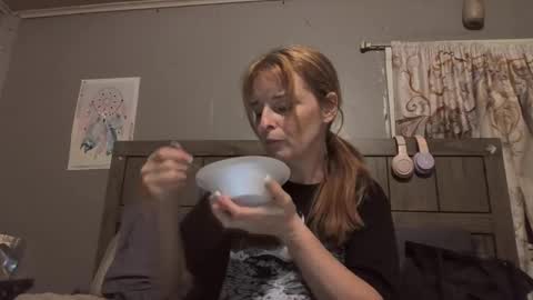 pizzedwife online show from May 13, 2026, 2:42 am