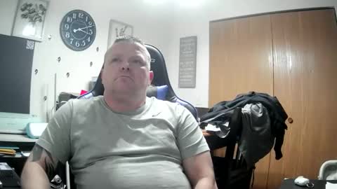 pkgotnos1 online show from November 25, 2025, 8:20 pm