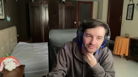 placebo14 online show from January 30, 2025, 3:29 pm