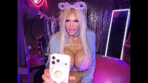 Snapshot of plasticfuckdoll chatting on May 2, 2026, 1:43 am Dumb bimbo fuck doll online show from May 2, 2026, 1:43 am