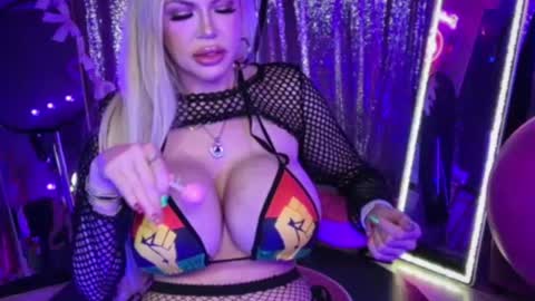 Snapshot of plasticfuckdoll chatting on June 20, 2026, 2:03 am Dumb bimbo fuck doll online show from June 20, 2026, 2:03 am