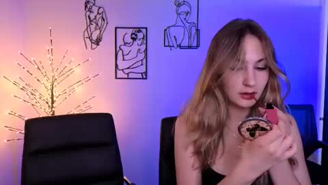 Sophie online show from July 14, 2026, 2:05 am