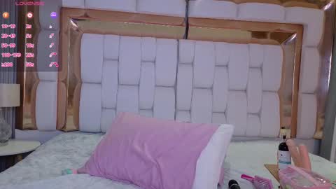 Scarlett  online show from September 21, 2025, 12:51 pm