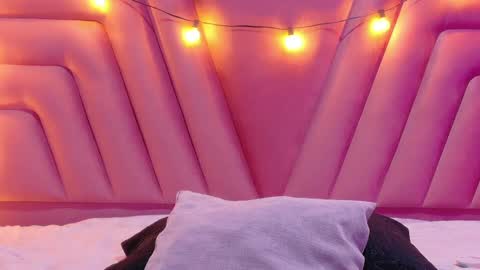 Scarlett  online show from October 5, 2025, 7:45 pm