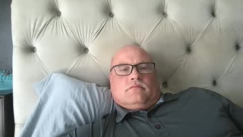 Snapshot of playtime2020 chatting on September 19, 2025, 10:43 pm playtime2020 online show from September 19, 2025, 10:43 pm