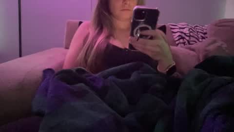 Snapshot of playwithcaity chatting on April 23, 2026, 11:29 pm Caity online show from April 23, 2026, 11:29 pm