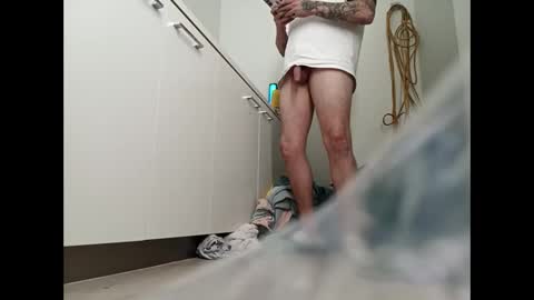 Snapshot of pleasuremypussyyy chatting on September 16, 2025, 9:49 pm X online show from September 16, 2025, 9:49 pm