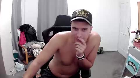 plkrisztian online show from November 9, 2025, 10:08 pm