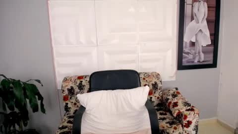 Snapshot of pocahontas_mcry chatting on April 21, 2026, 11:29 pm pocahontas online show from April 21, 2026, 11:29 pm