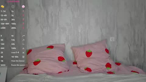 Snapshot of pocet_barbie chatting on May 7, 2026, 2:17 am Mary online show from May 7, 2026, 2:17 am