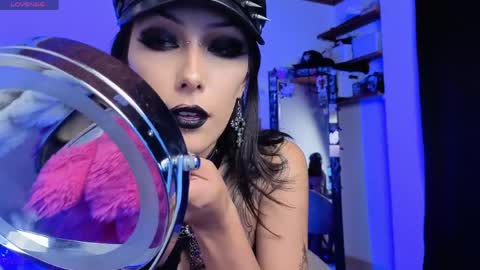 Snapshot of poison_dafne chatting on May 9, 2026, 12:05 am Dafne online show from May 9, 2026, 12:05 am