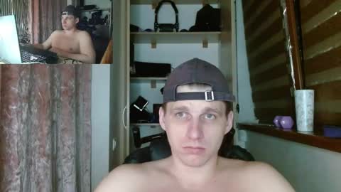 Poliglotjoe2 online show from May 10, 2026, 11:32 pm