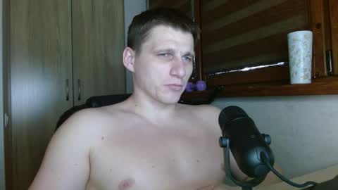 Poliglotjoe2 online show from May 18, 2026, 4:40 am