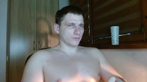 Poliglotjoe2 online show from May 18, 2026, 4:46 pm
