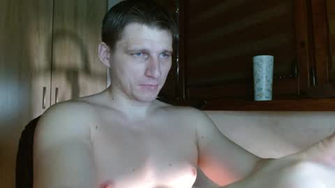 Poliglotjoe2 online show from May 19, 2026, 8:37 pm