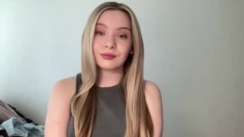 Snapshot of polishangel222 chatting on May 4, 2026, 12:34 pm polishangel222 online show from May 4, 2026, 12:34 pm