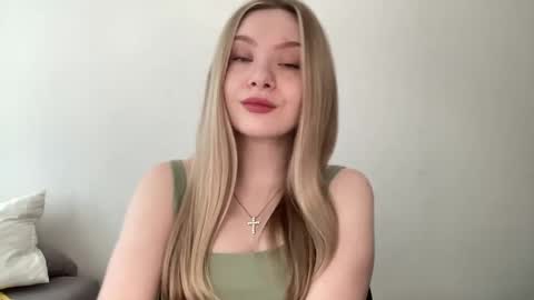 polishangel222 online show from June 5, 2026, 1:06 pm