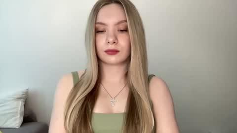 polishangel222 online show from June 8, 2026, 3:12 pm