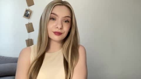 polishangel222 online show from July 20, 2026, 2:08 pm