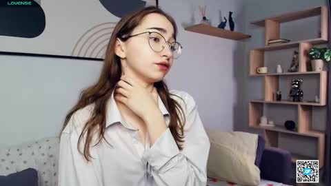 Polly online show from October 10, 2025, 7:18 am