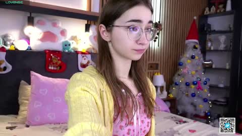 Polly online show from November 23, 2025, 7:19 am