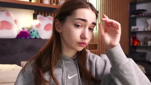 Polly online show from February 19, 2026, 7:37 am